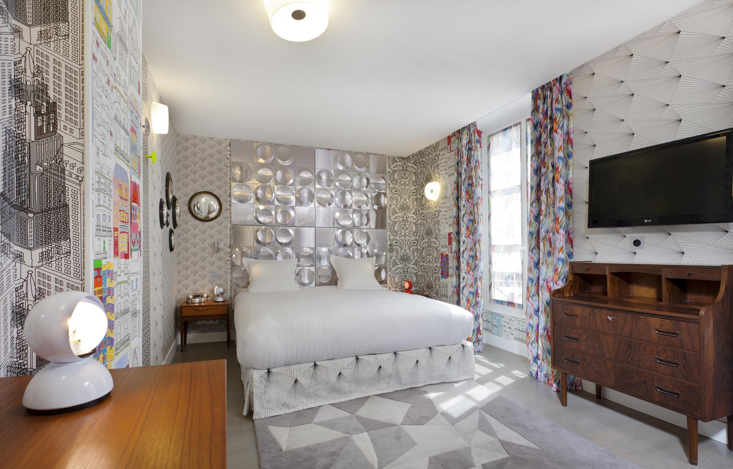 Crayon Hotel 3*