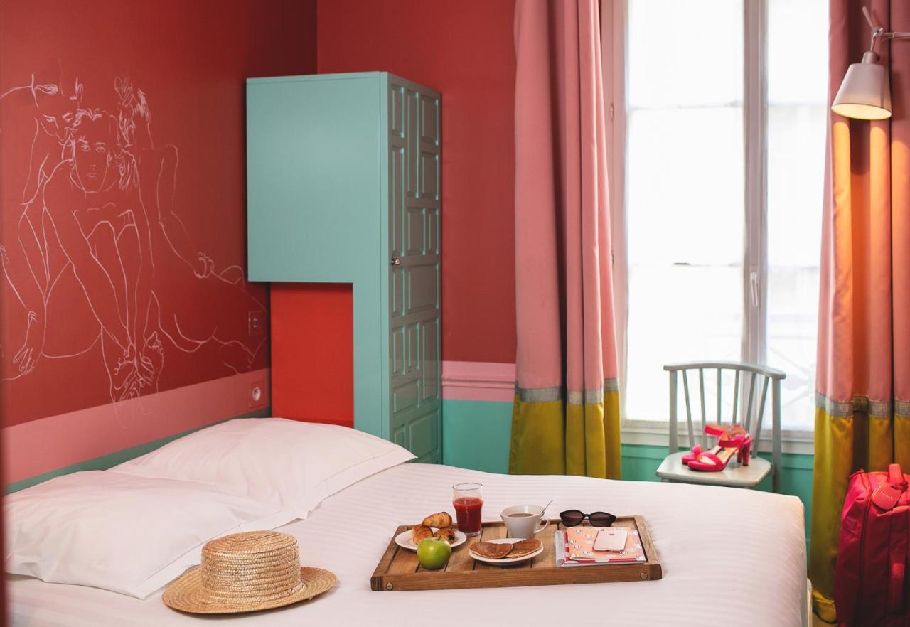 Crayon Hotel