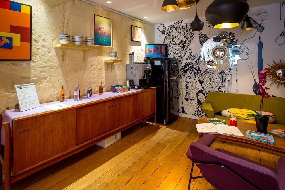 Crayon Hotel 3*